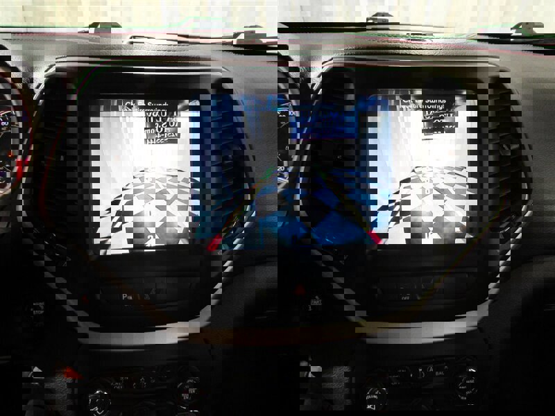 Used 2018 Jeep Cherokee Trailhawk image 47