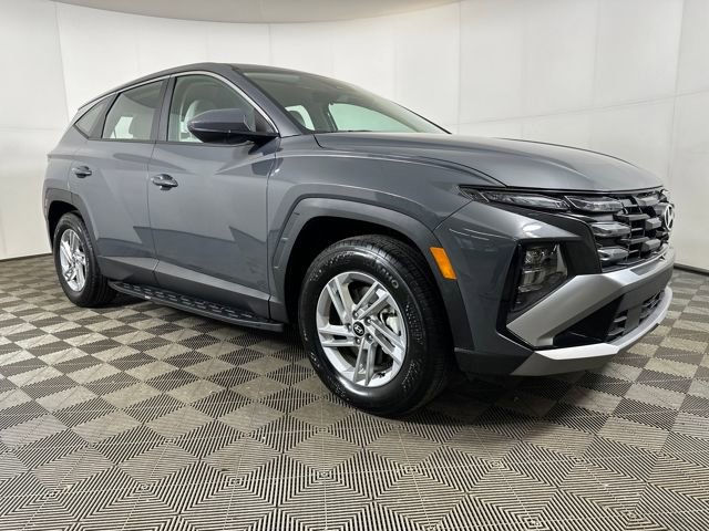 Certified 2025 Hyundai Tucson SE image 30