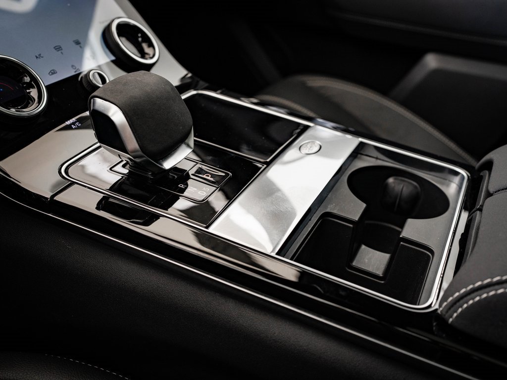 Used 2023 Land Rover Range Rover Velar R-Dynamic S image 37