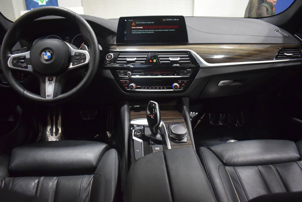 Used 2019 BMW M550i xDrive w/ Premium Package 2 image 10