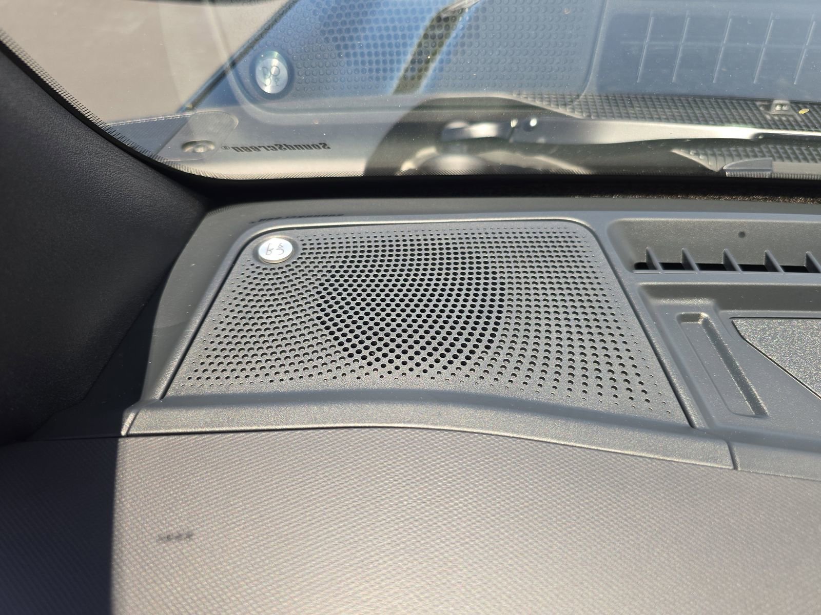 New 2025 Ford Bronco Badlands image 14