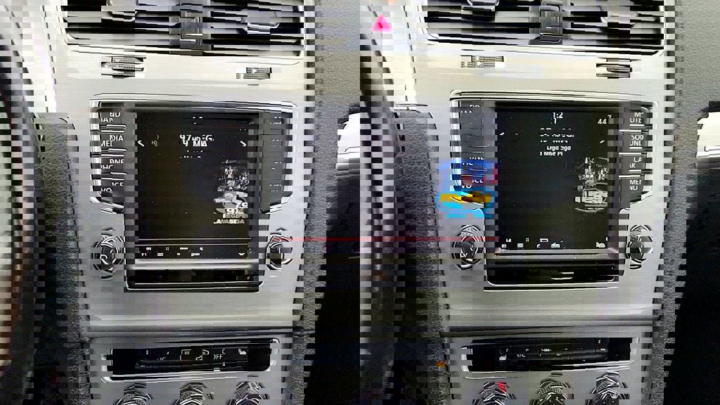 Used 2016 Volkswagen Golf SE w/ Lighting Package image 18