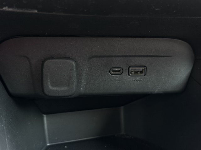 Used 2025 Chevrolet Trax RS w/ Driver Confidence Package FWD image 19