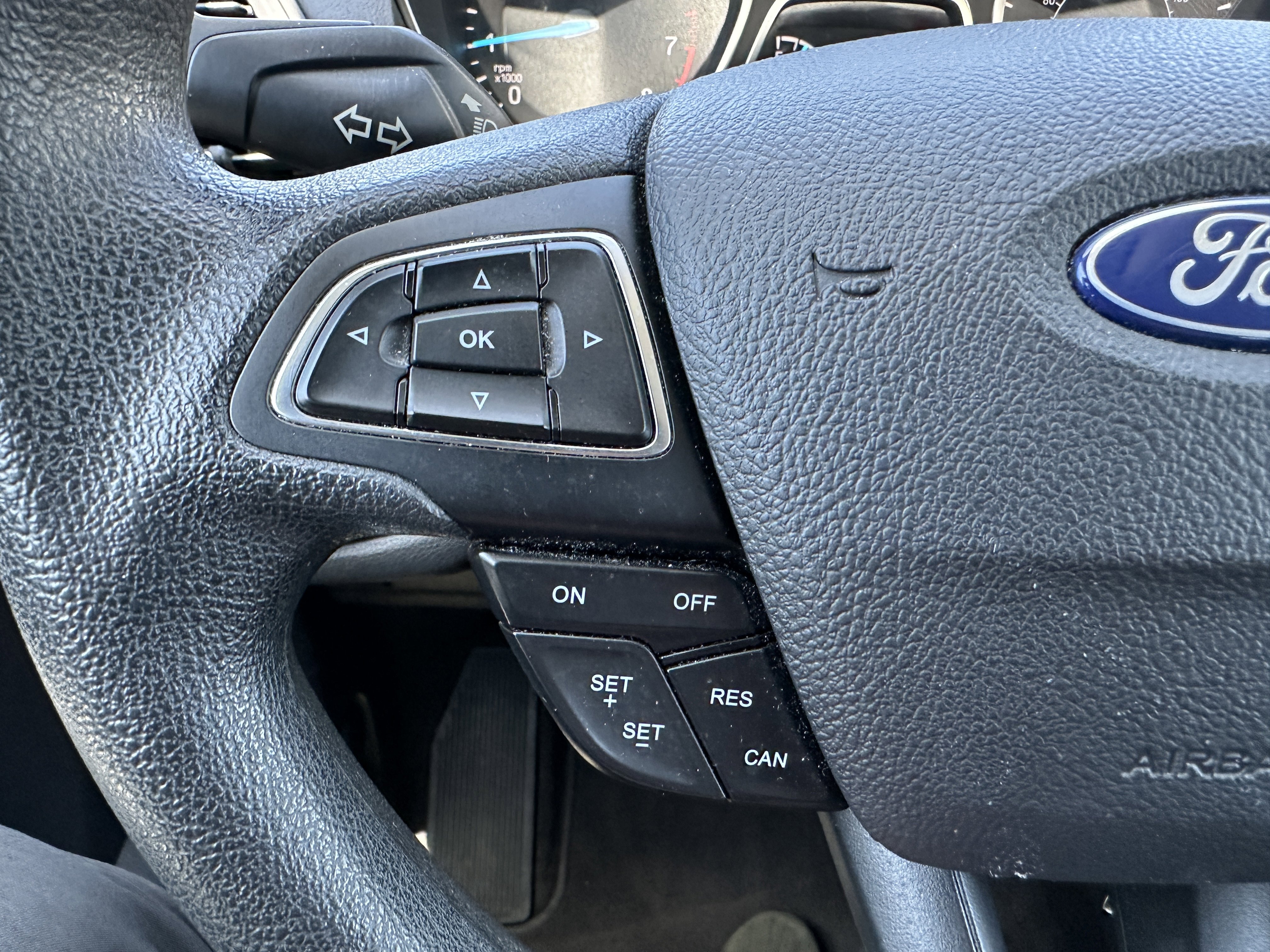 Used 2018 Ford Escape SE FWD image 25