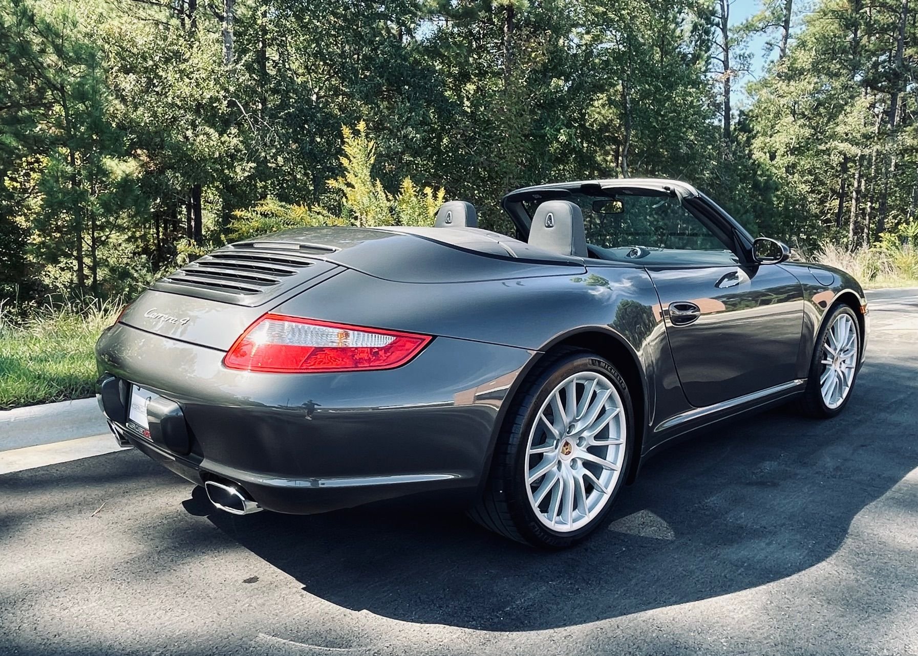 Used 2006 Porsche 911 Carrera 4 image 3