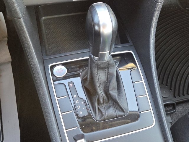 Used 2015 Volkswagen Passat 1.8T Limited Edition image 18