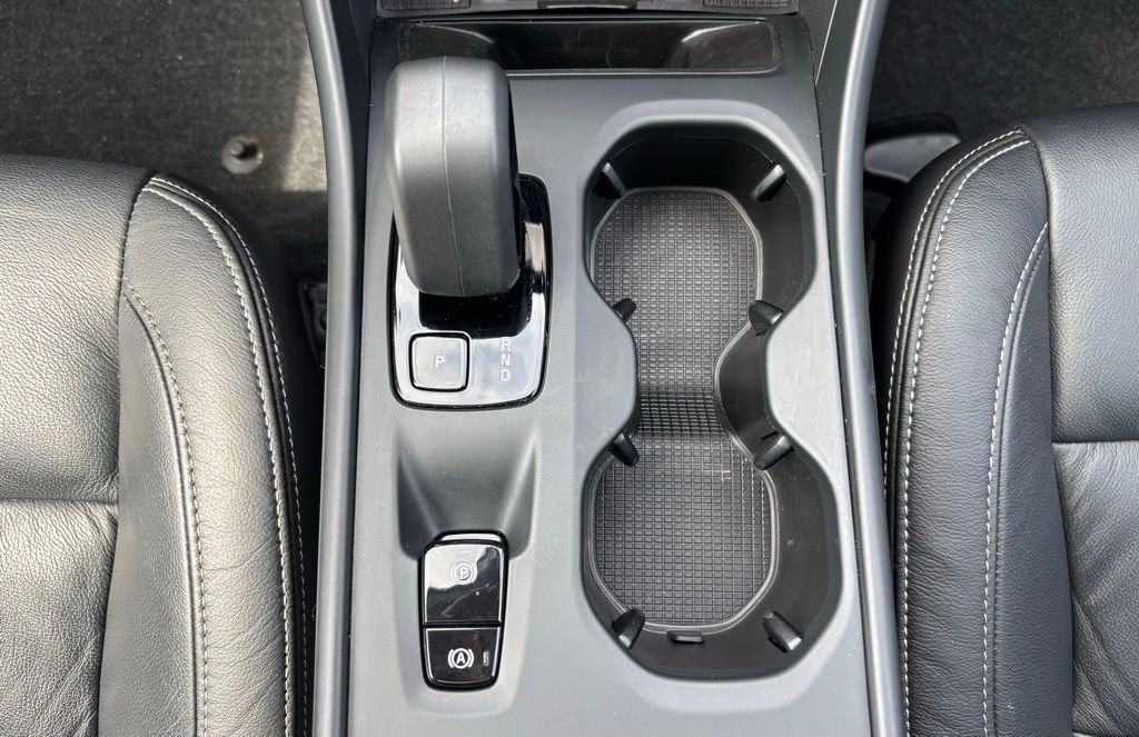 Used 2024 Volvo XC40 B5 Core image 27