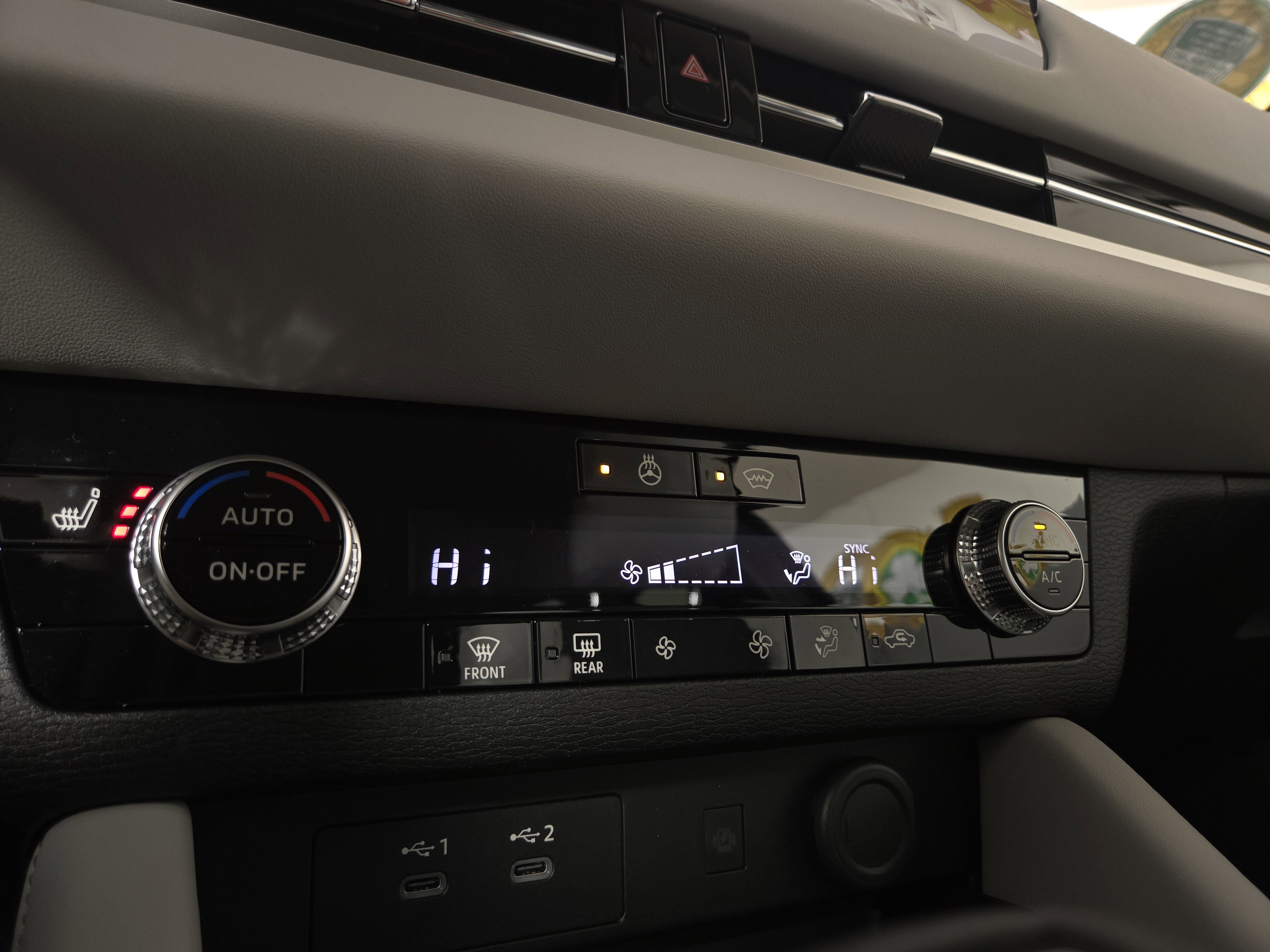 New 2026 Mitsubishi Outlander SE image 27