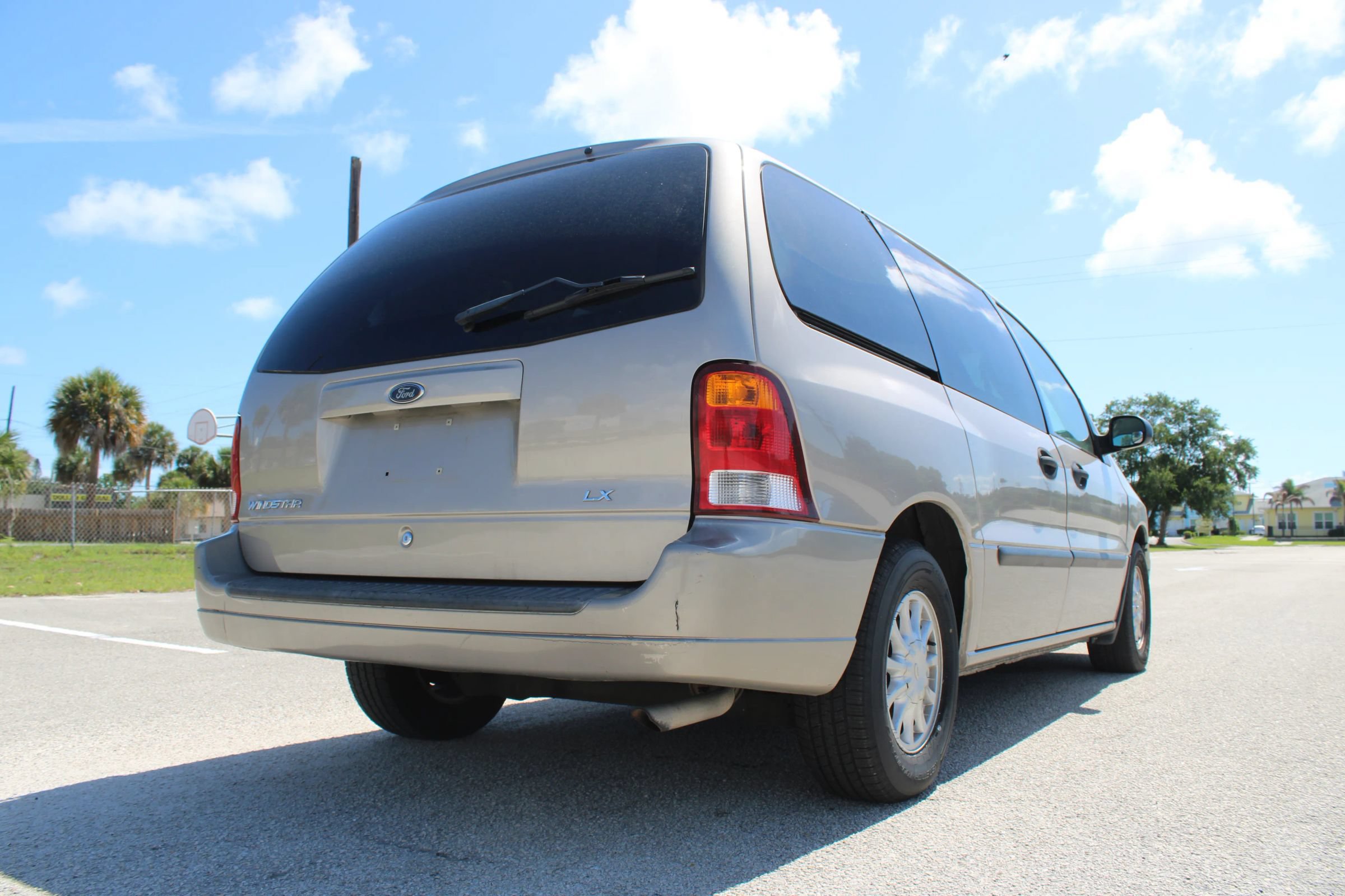 Used 2003 Ford Windstar LX FWD image 22