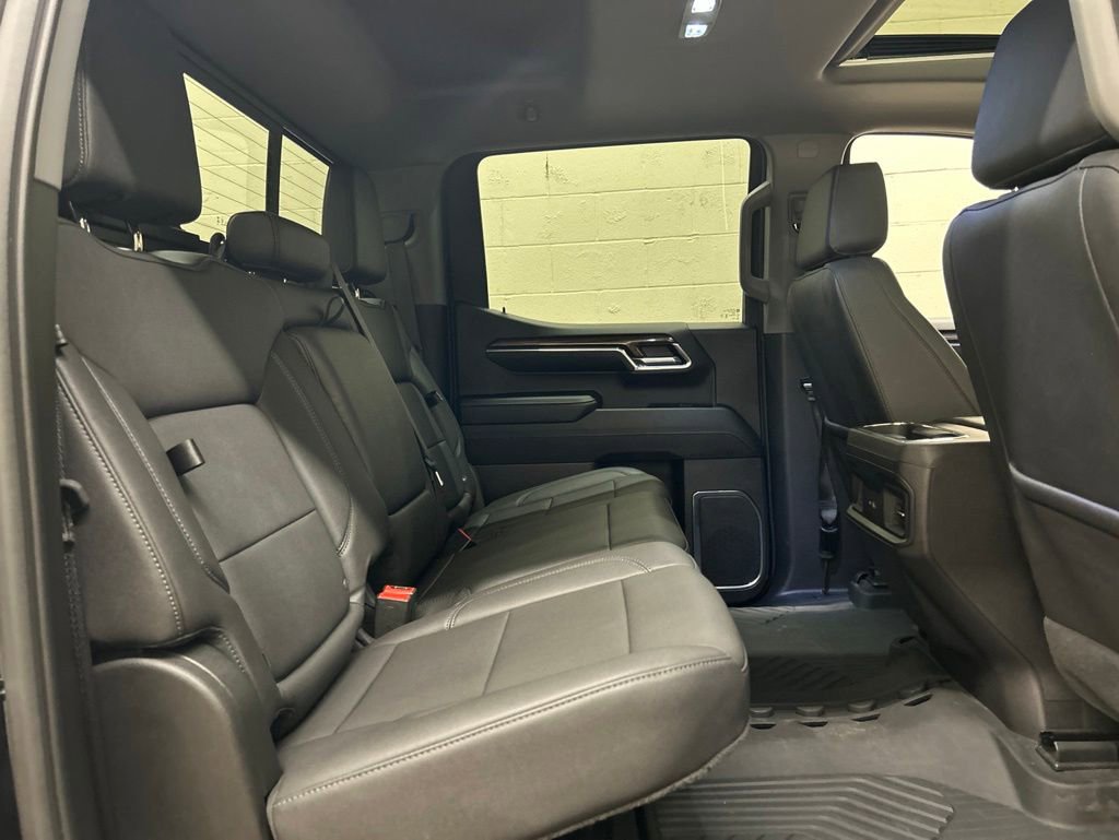 Used 2024 Chevrolet Silverado 1500 LT Trail Boss w/ LT Trail Boss Premium Package AWD/4WD image 8