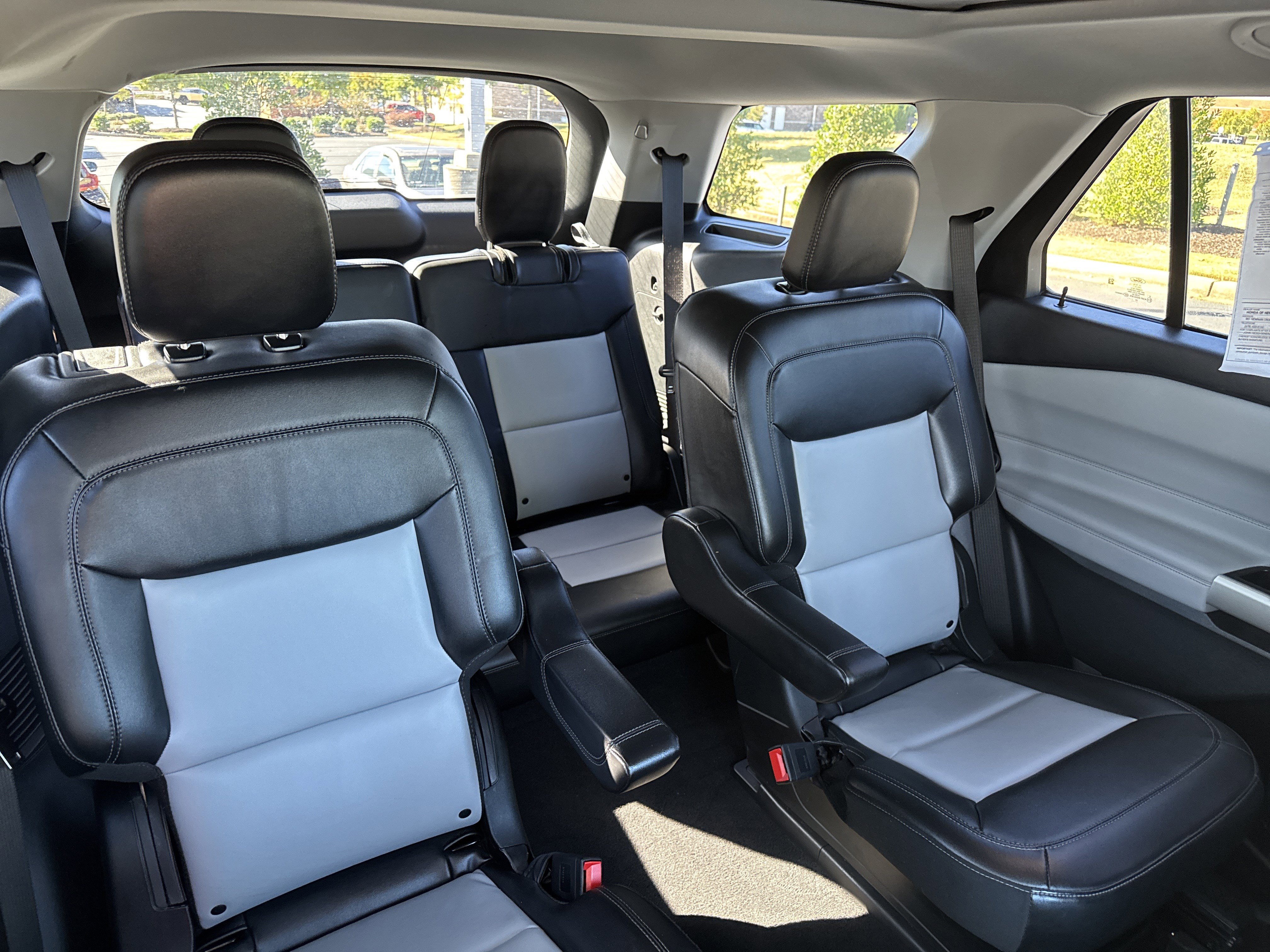 Used 2023 Ford Explorer XLT w/ Equipment Group 202A image 31