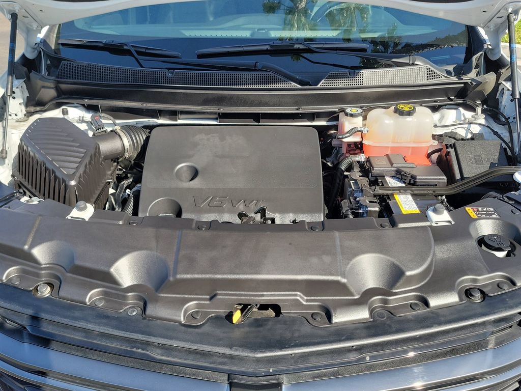 Used 2023 Chevrolet Traverse LT image 24