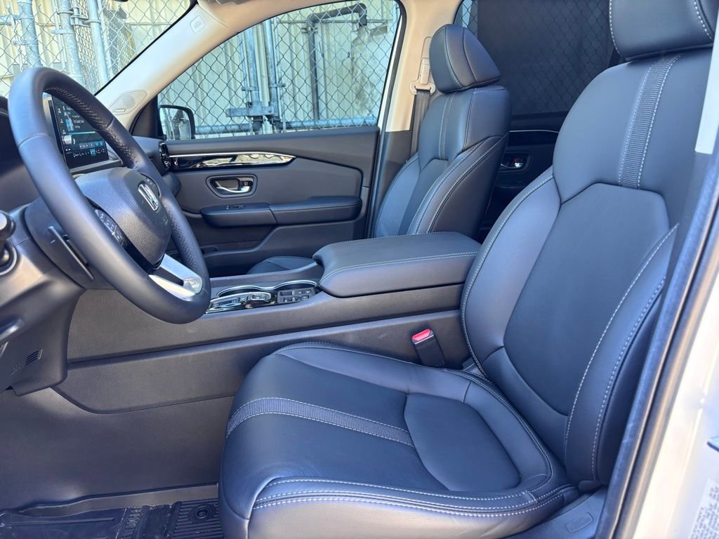 Certified 2025 Honda Pilot Touring image 21