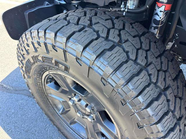 Certified 2023 Jeep Gladiator Mojave w/ Cold Weather Group AWD/4WD image 9