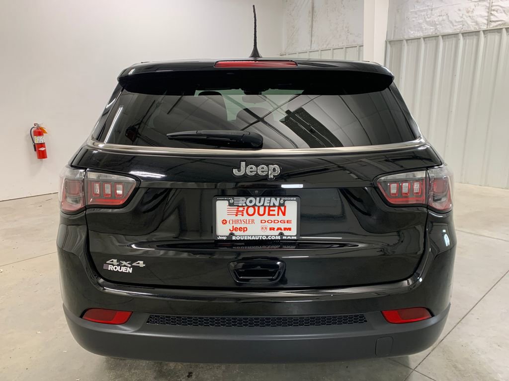 Used 2023 Jeep Compass Sport image 6