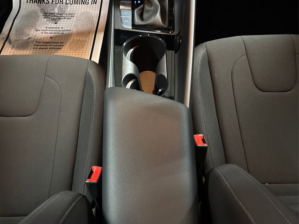 Certified 2025 Hyundai Elantra SEL image 21