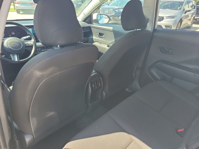 Used 2025 Hyundai Kona SEL FWD image 11
