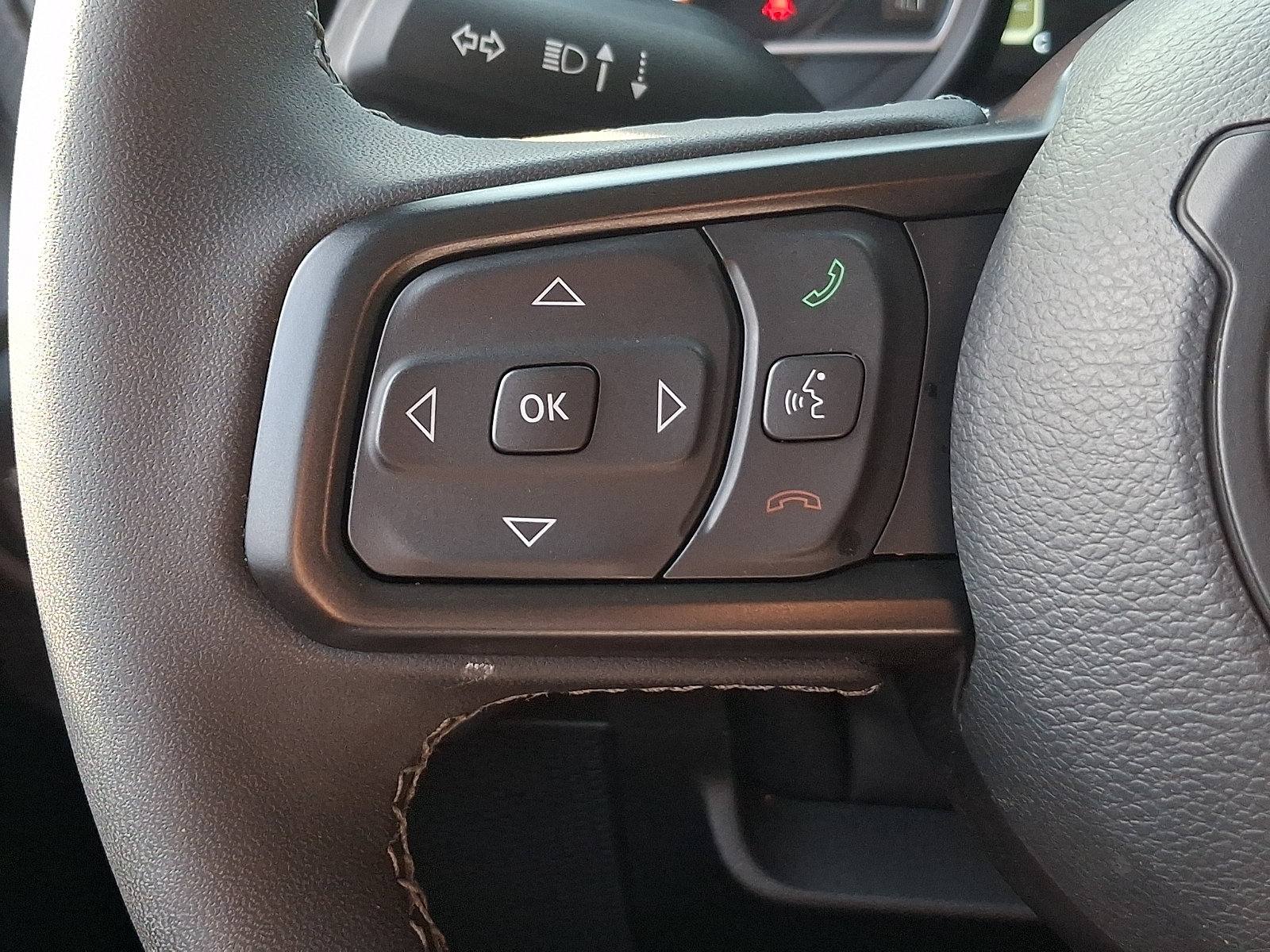 Used 2025 Jeep Gladiator Mojave w/ Safety Group AWD/4WD image 20