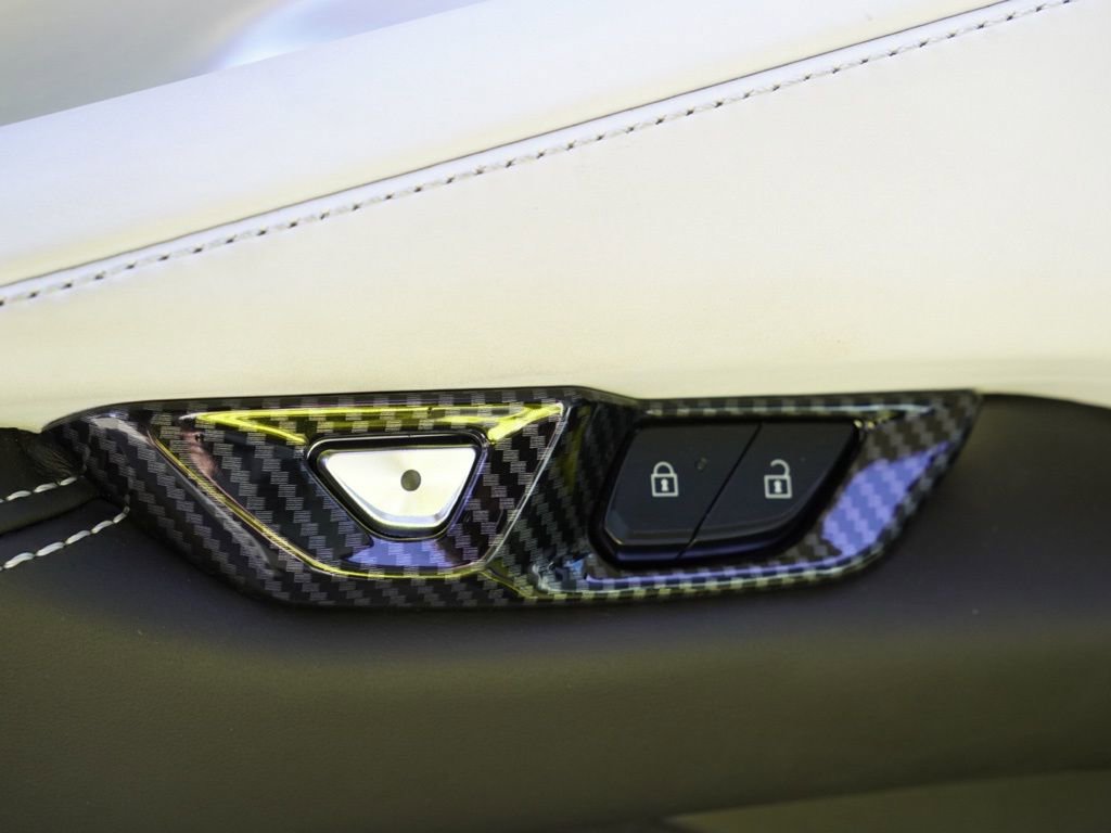 Used 2023 Chevrolet Corvette Stingray Premium Conv w/ Z51 Performance Package image 9