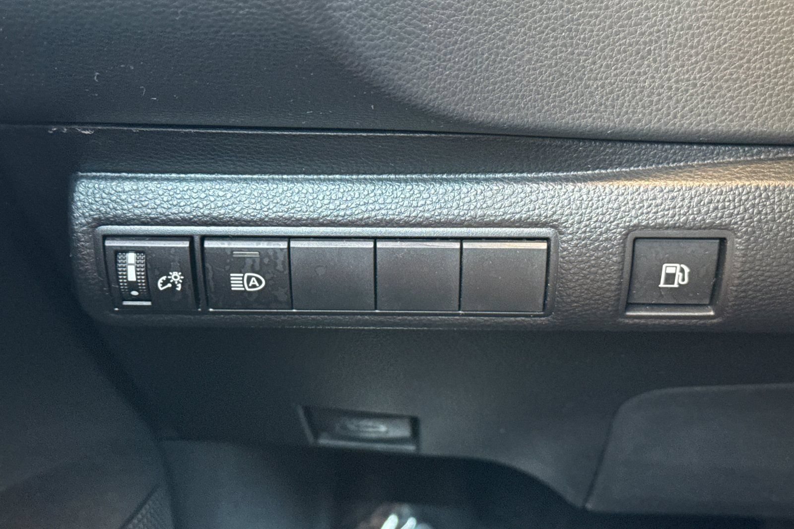 Certified 2022 Toyota Corolla LE FWD image 32