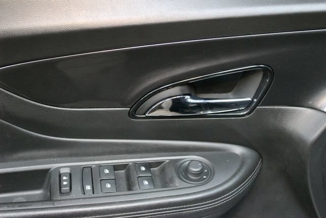 Used 2018 Buick Encore Essence w/ Experience Buick Package FWD image 17