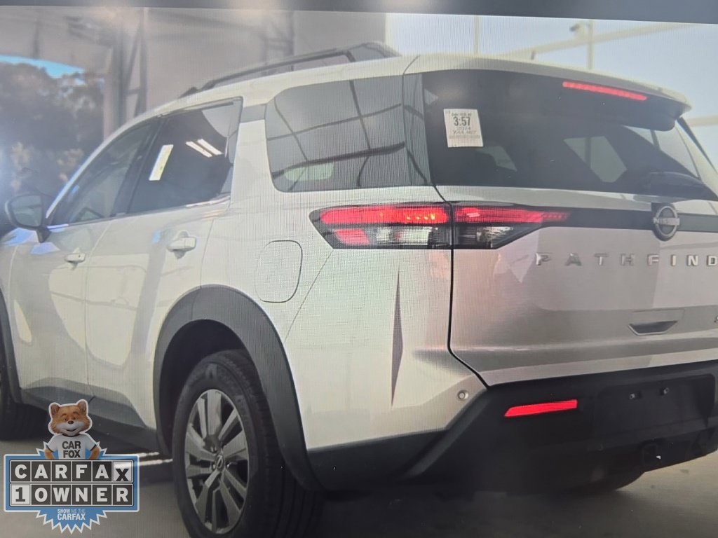 Used 2024 Nissan Pathfinder SV w/ SV Premium Package AWD/4WD image 12