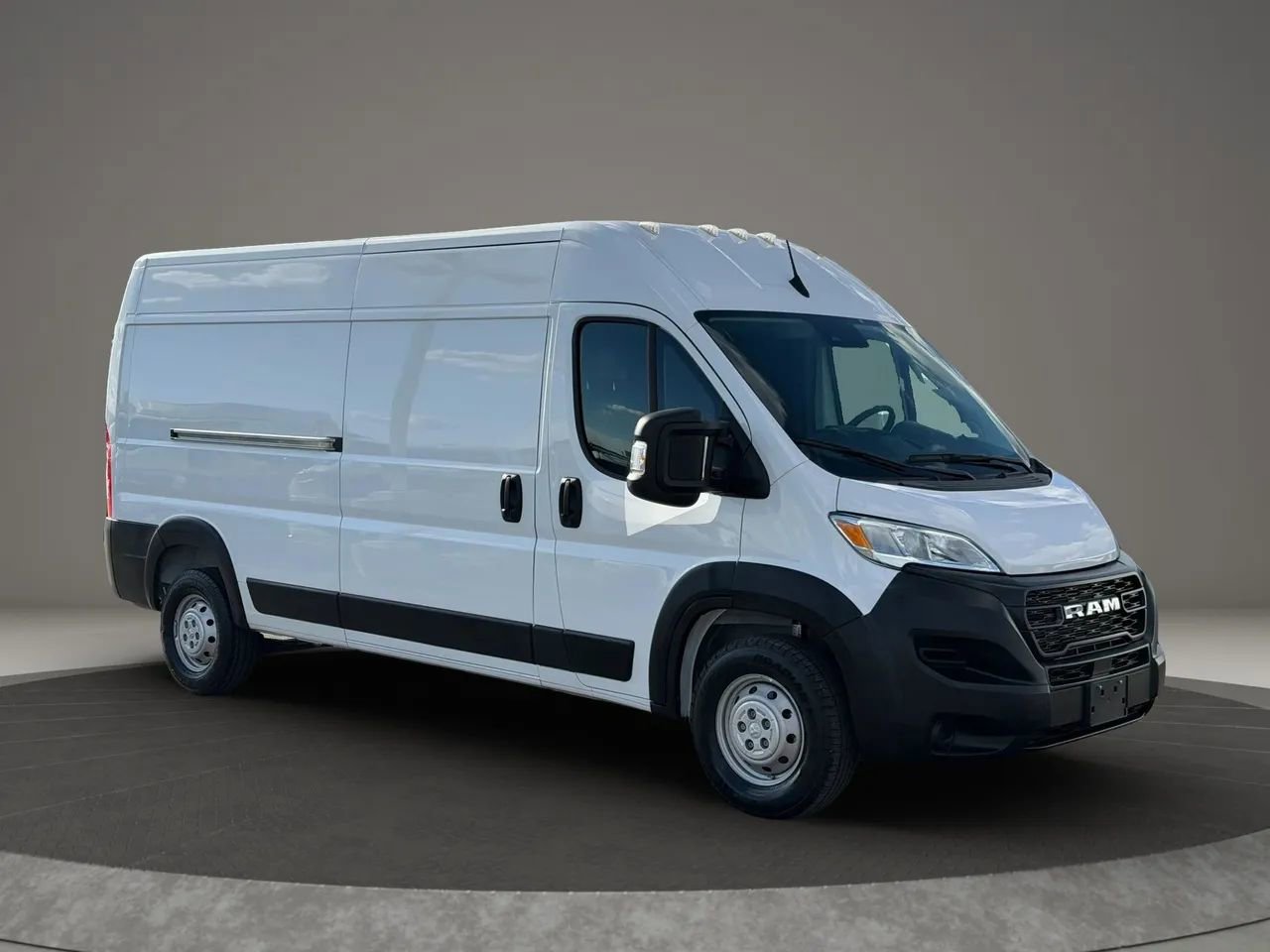Used 2023 RAM ProMaster 2500 FWD image 9
