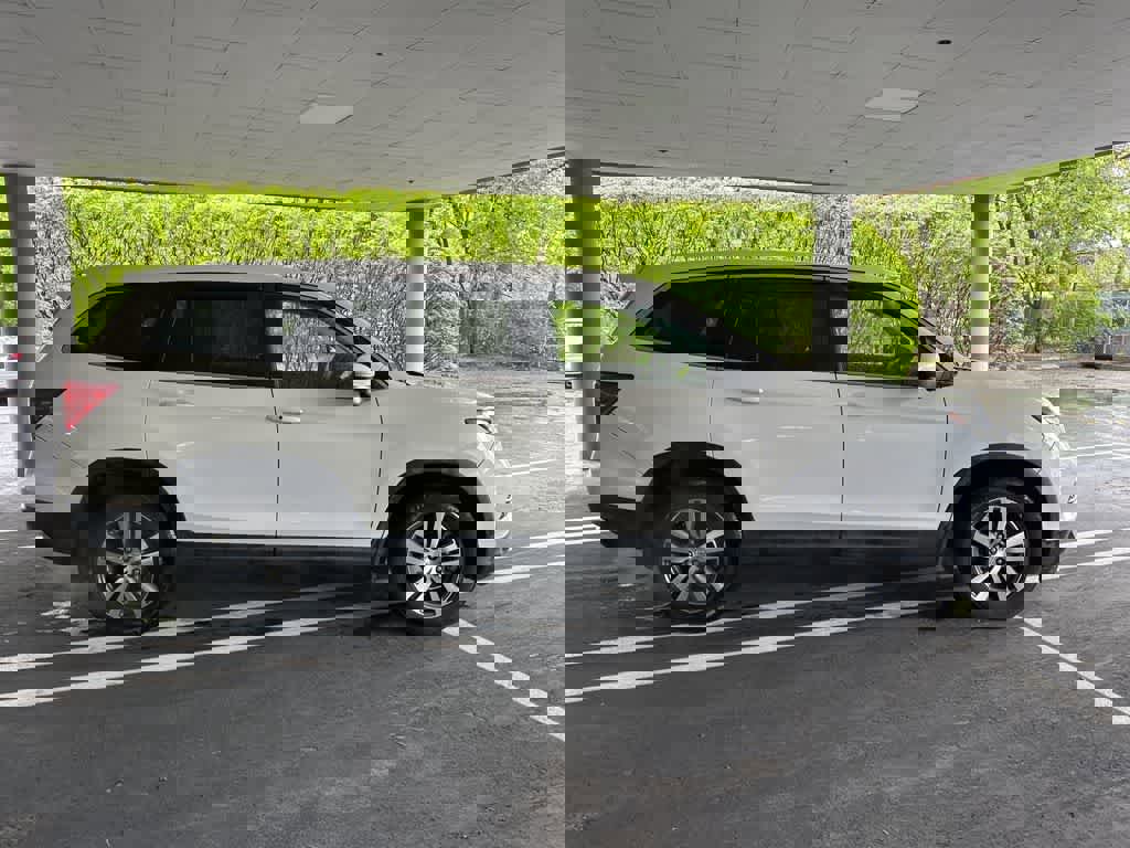 Used 2017 Honda Pilot EX image 11