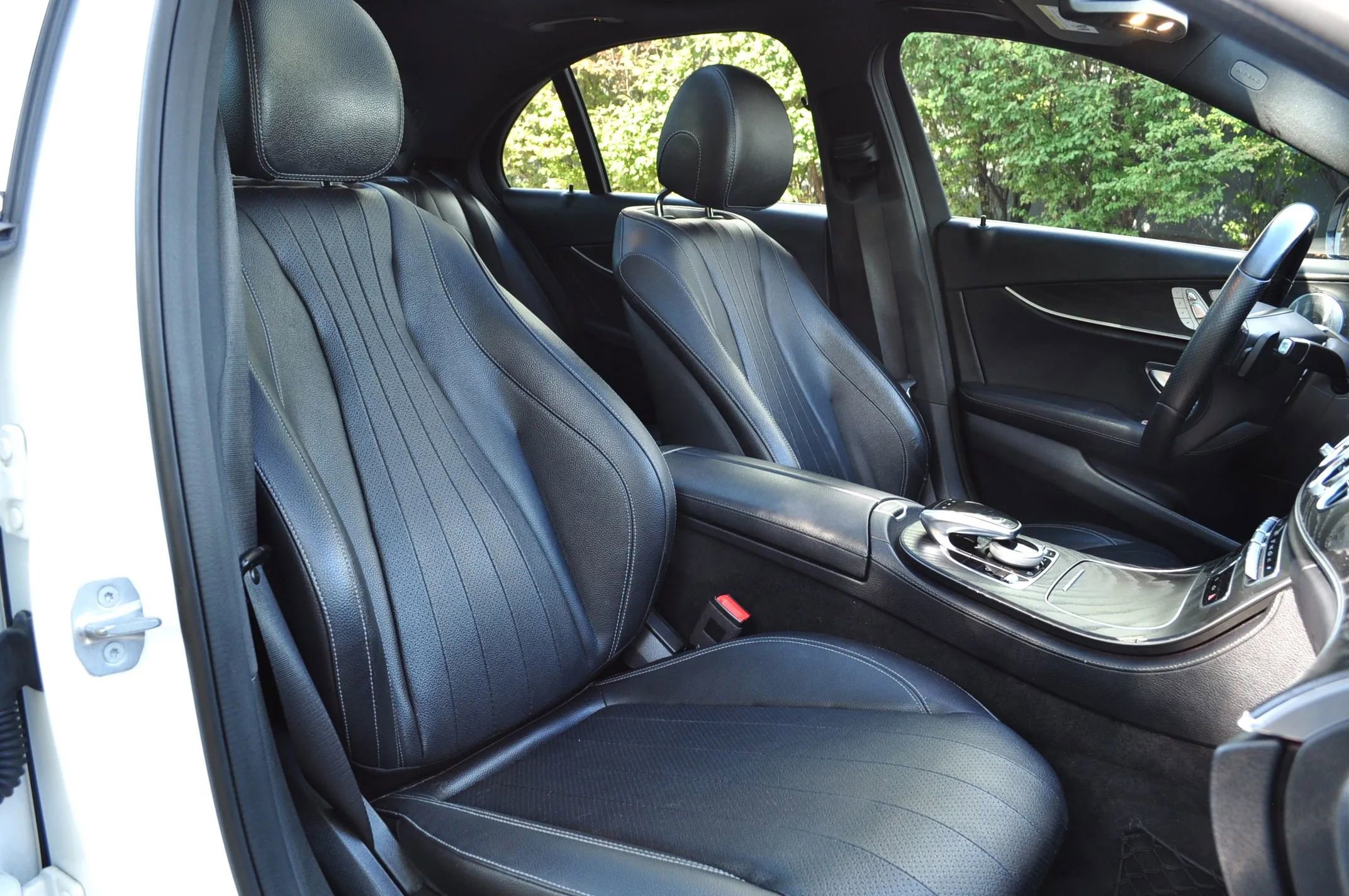 Used 2018 Mercedes-Benz E 300 4MATIC w/ Premium 1 Package image 14