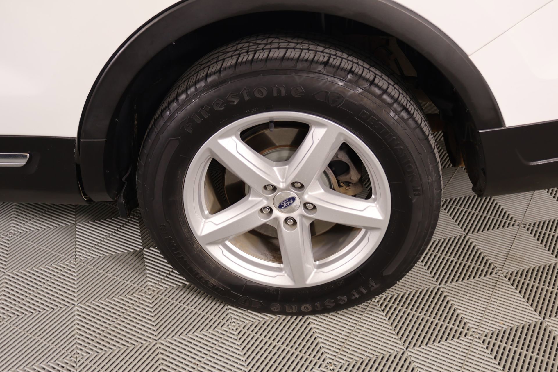 Used 2019 Ford Explorer XLT w/ Equipment Group 202A FWD image 19