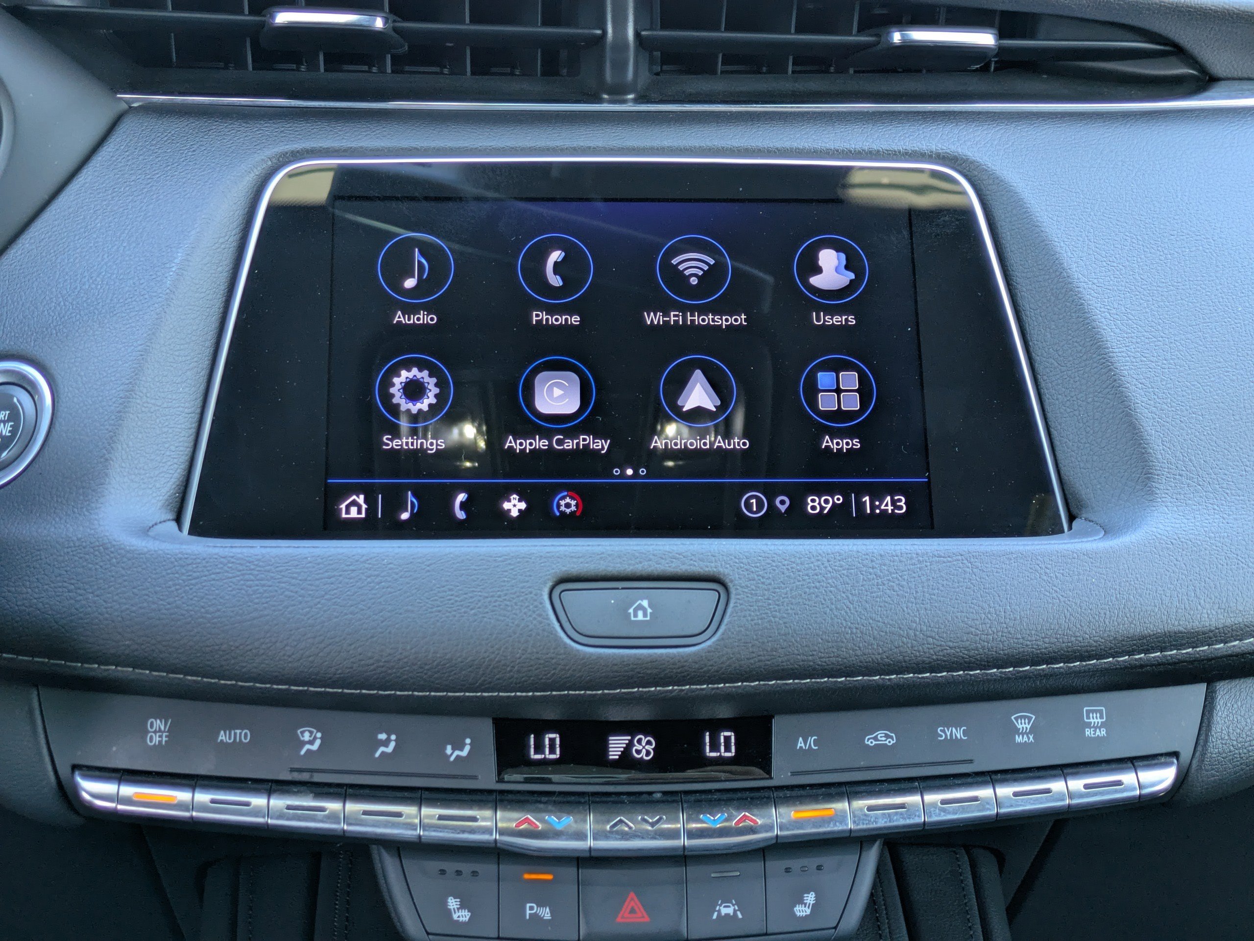 Certified 2023 Cadillac XT4 Premium Luxury w/ Technology Package AWD/4WD image 17