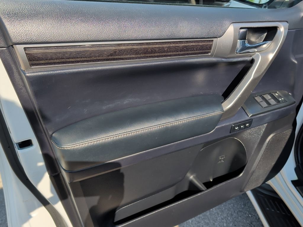 Used 2023 Lexus GX 460 Premium image 12