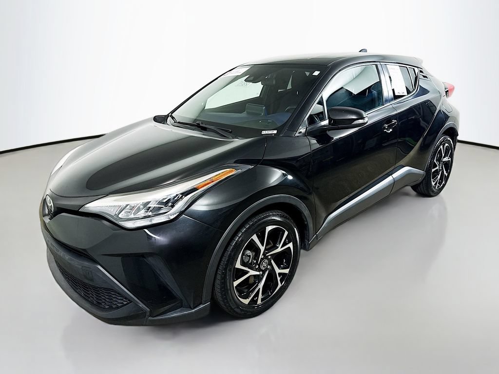 Used 2021 Toyota C-HR XLE FWD image 3