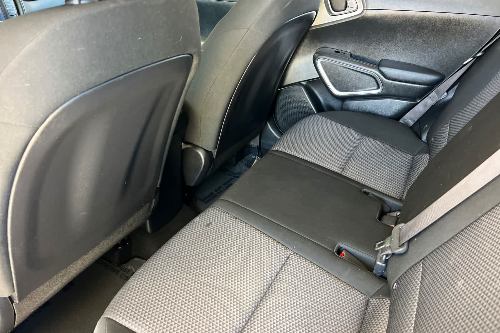Used 2023 Kia Soul LX w/ LX Technology Package FWD image 4