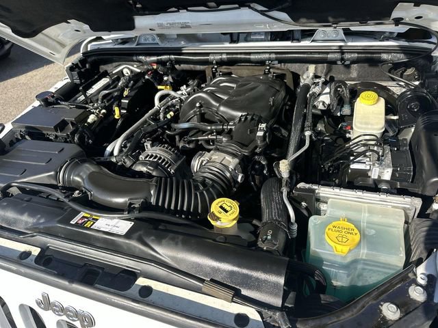 Used 2016 Jeep Wrangler Unlimited Rubicon w/ Connectivity Group image 25