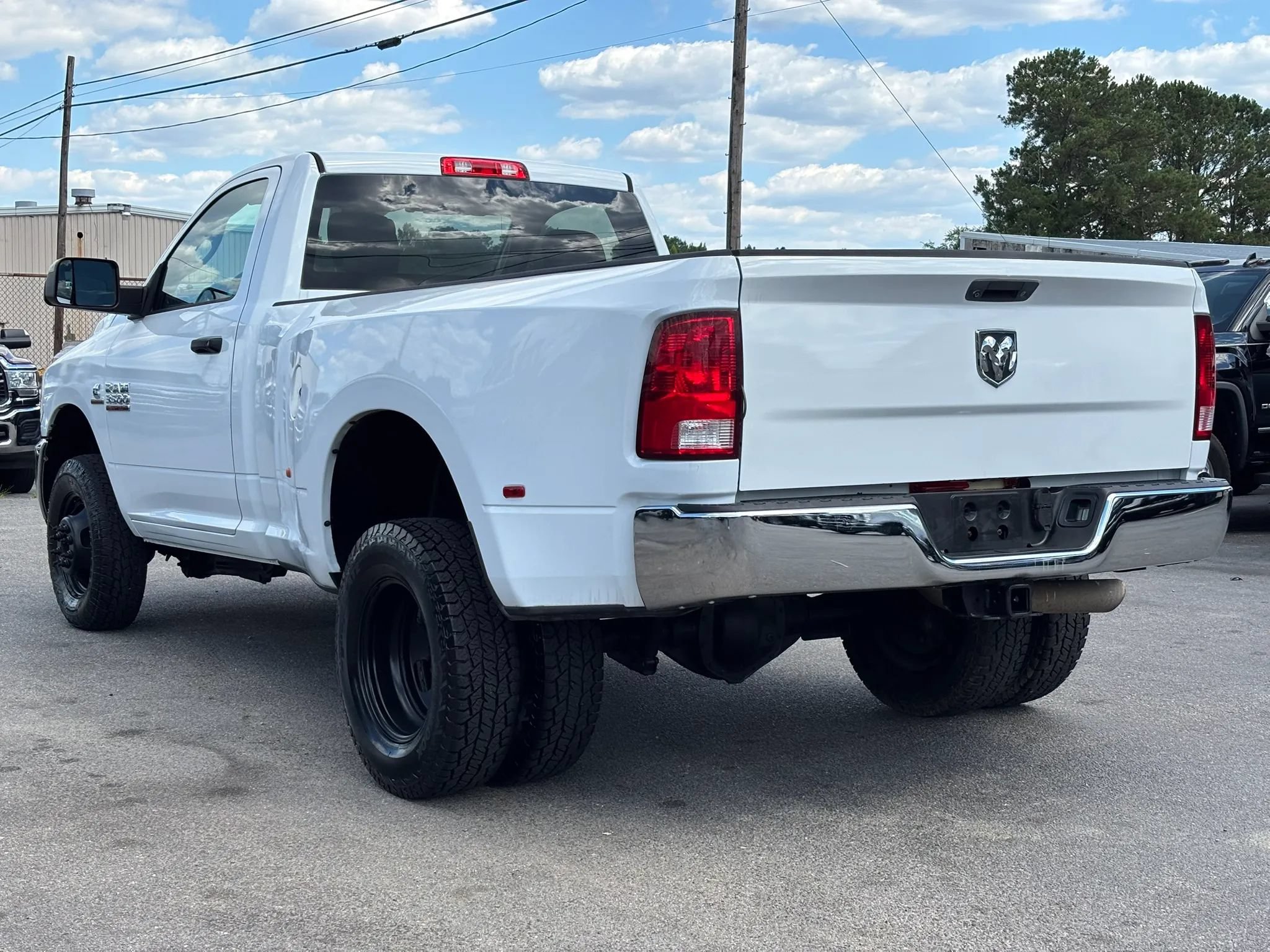 Used 2018 RAM 3500 Tradesman w/ Chrome Appearance Group AWD/4WD image 7