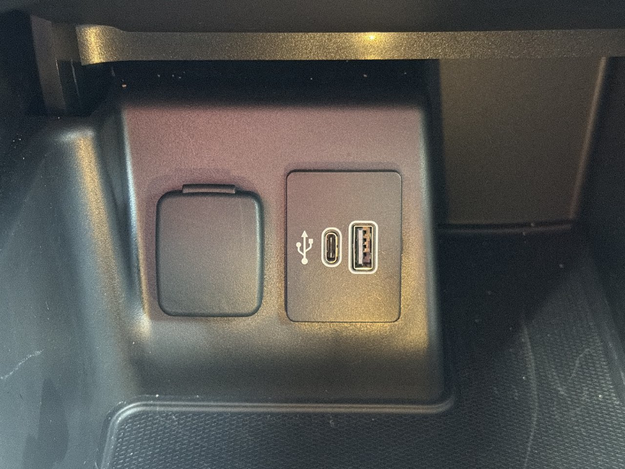 Used 2025 Ford Explorer ST-Line AWD/4WD image 6