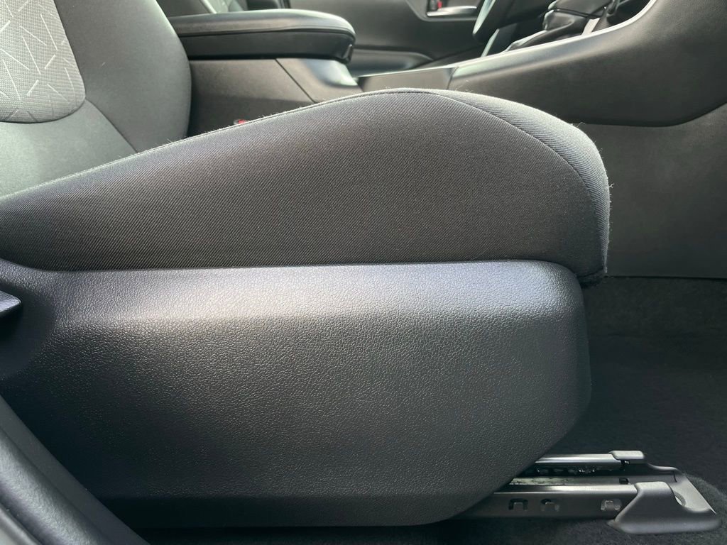 Used 2021 Toyota RAV4 XLE image 29