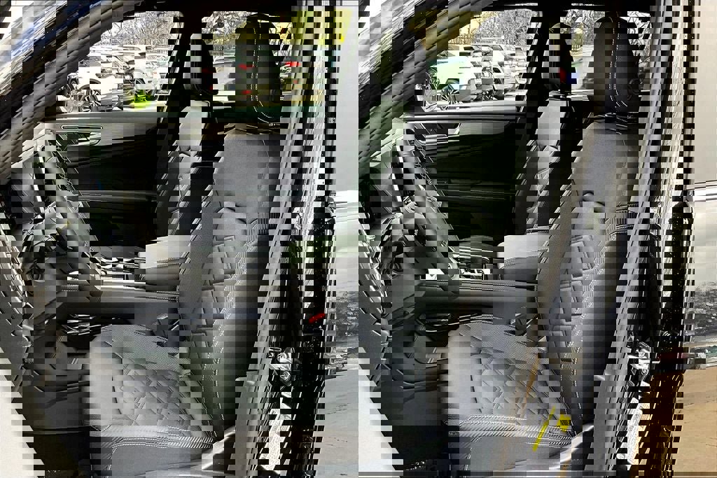 New 2025 Volkswagen Atlas Cross Sport SE image 18