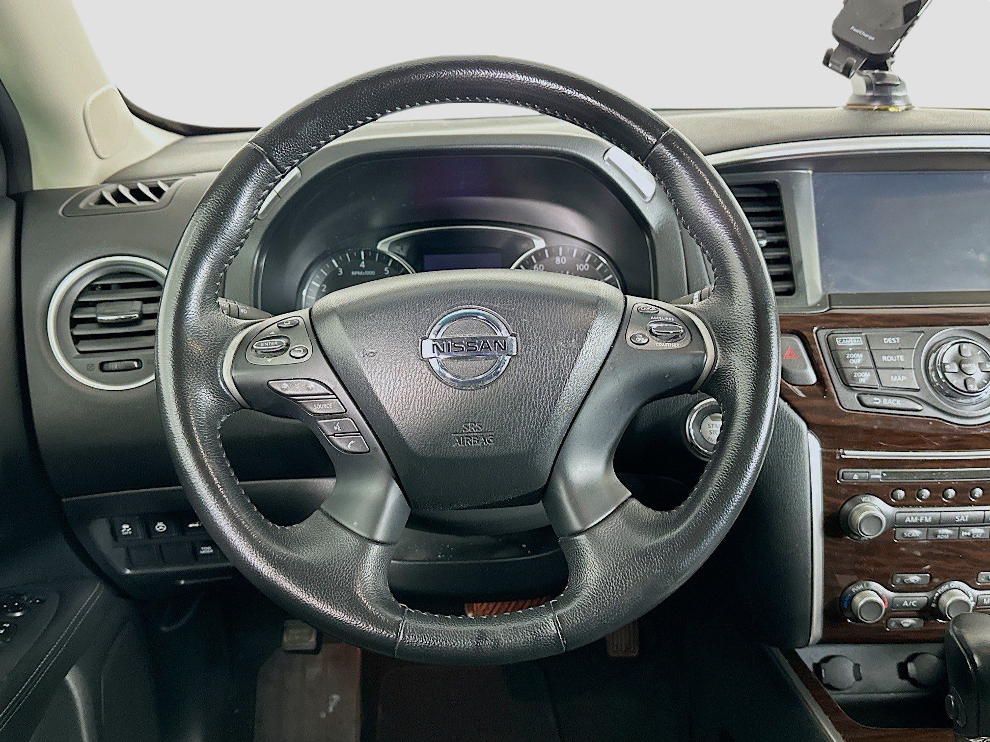 Used 2014 Nissan Pathfinder Platinum w/ Platinum Premium Package AWD/4WD image 18