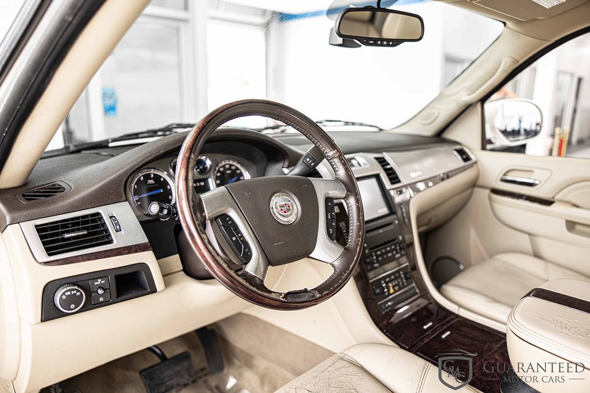 Used 2010 Cadillac Escalade 2WD Hybrid image 21