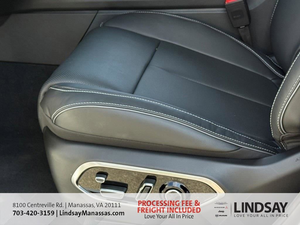 New 2025 Jeep Grand Cherokee Overland w/ Adv Protech Group III AWD/4WD image 27