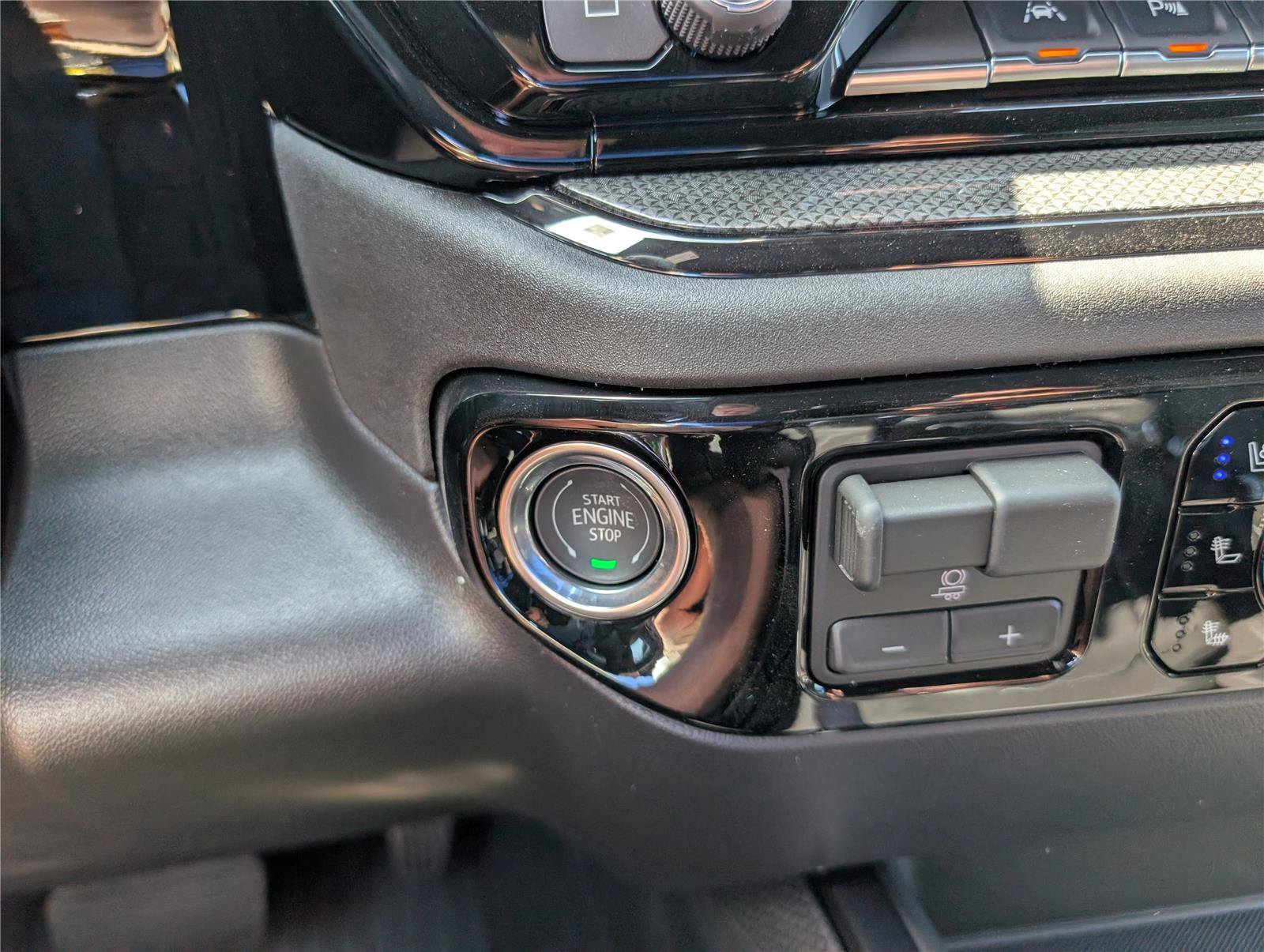 New 2026 Chevrolet Silverado 1500 ZR2 w/ ZR2 Bison Edition AWD/4WD image 24