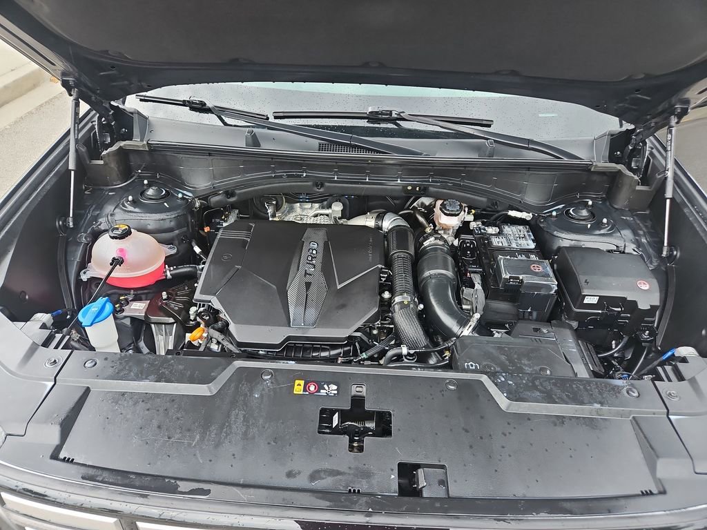 Used 2025 Hyundai Santa Fe SEL FWD image 11