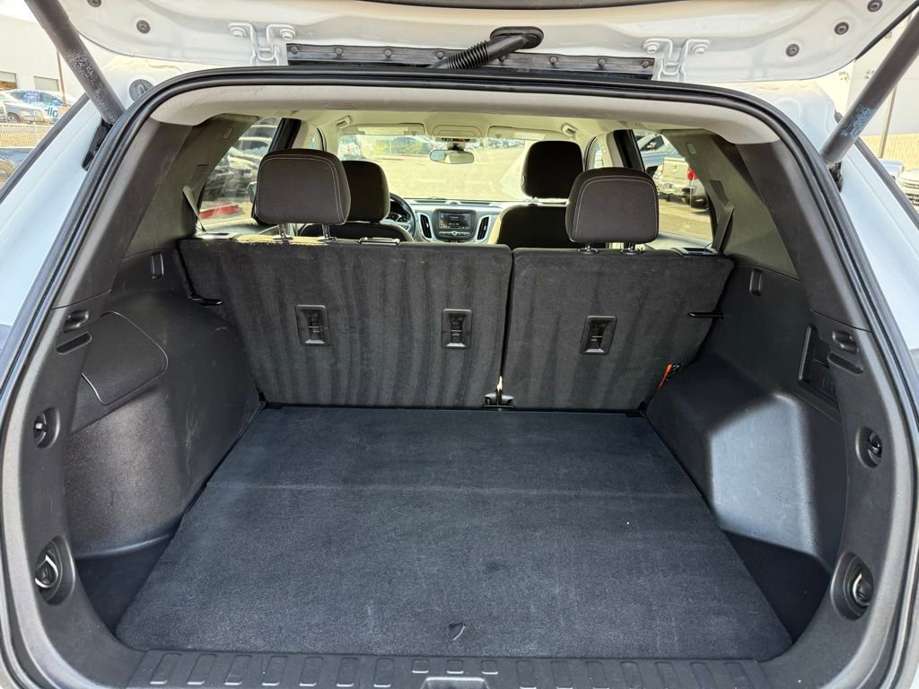 Used 2022 Chevrolet Equinox LT w/ Driver Convenience Package image 15