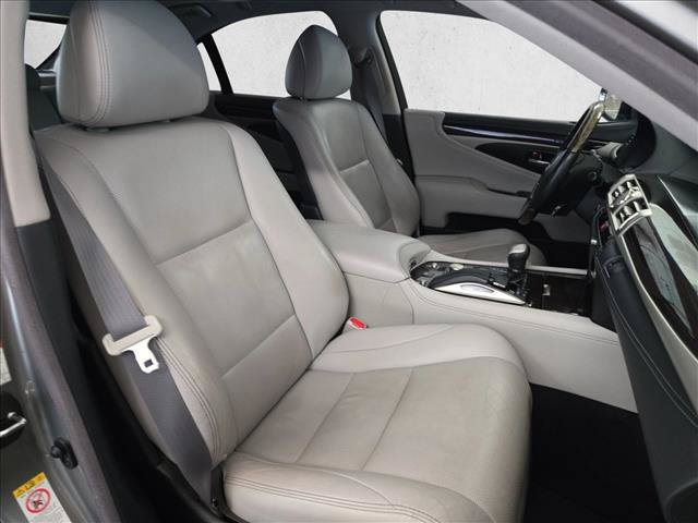 Used 2017 Lexus LS 460 w/ Comfort Package RWD image 19