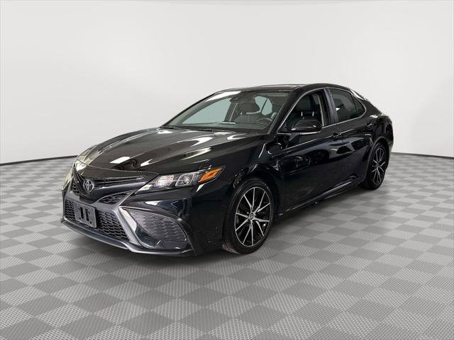Used 2023 Toyota Camry SE w/ Cold Weather Package FWD image 6