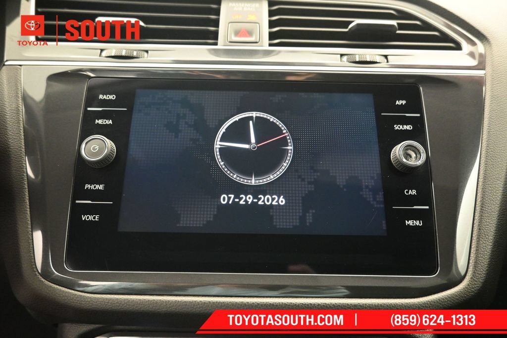 Used 2024 Volkswagen Tiguan SE AWD/4WD image 13