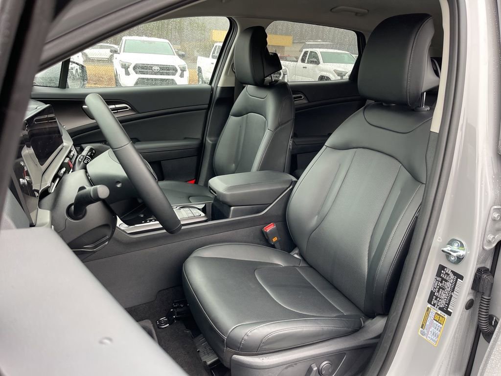 Certified 2026 Kia Sportage EX FWD image 19