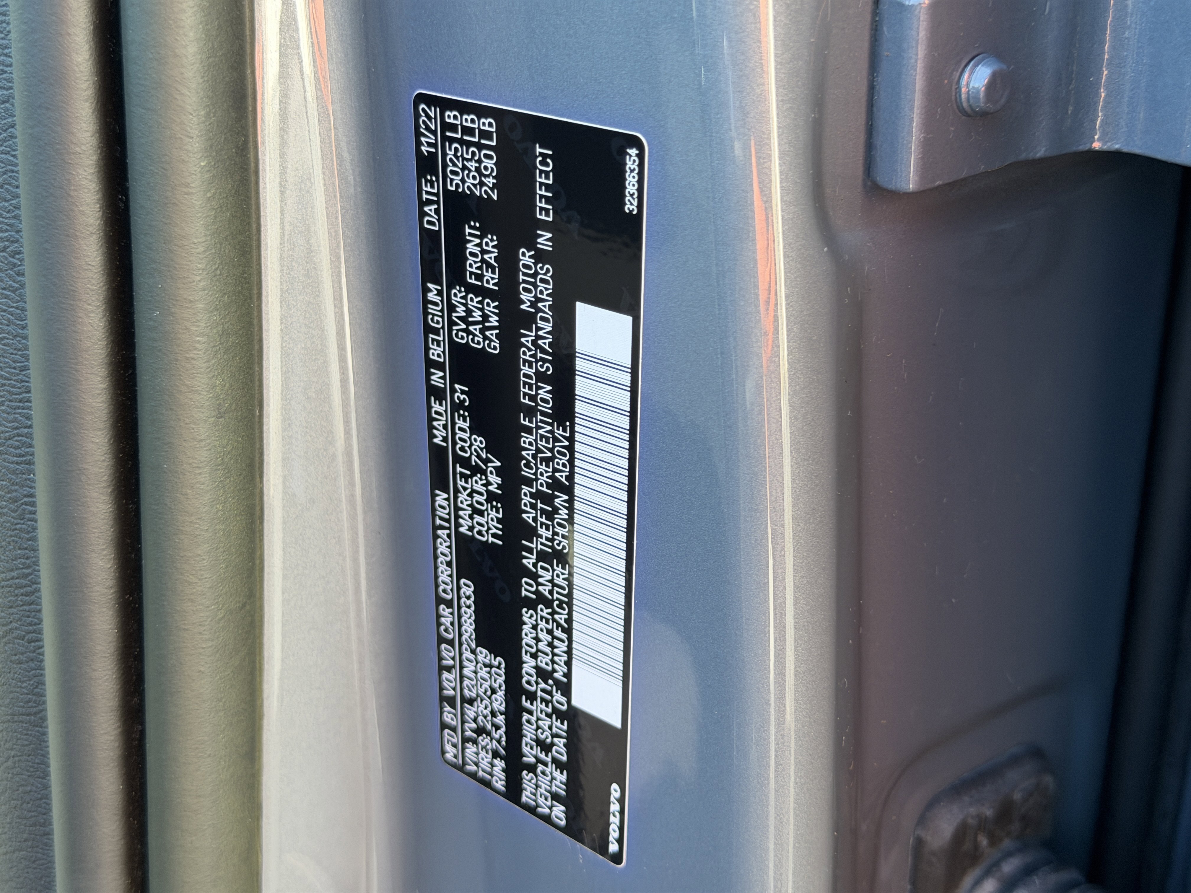 Certified 2023 Volvo XC40 B5 Plus w/ Protection Package Premier image 37